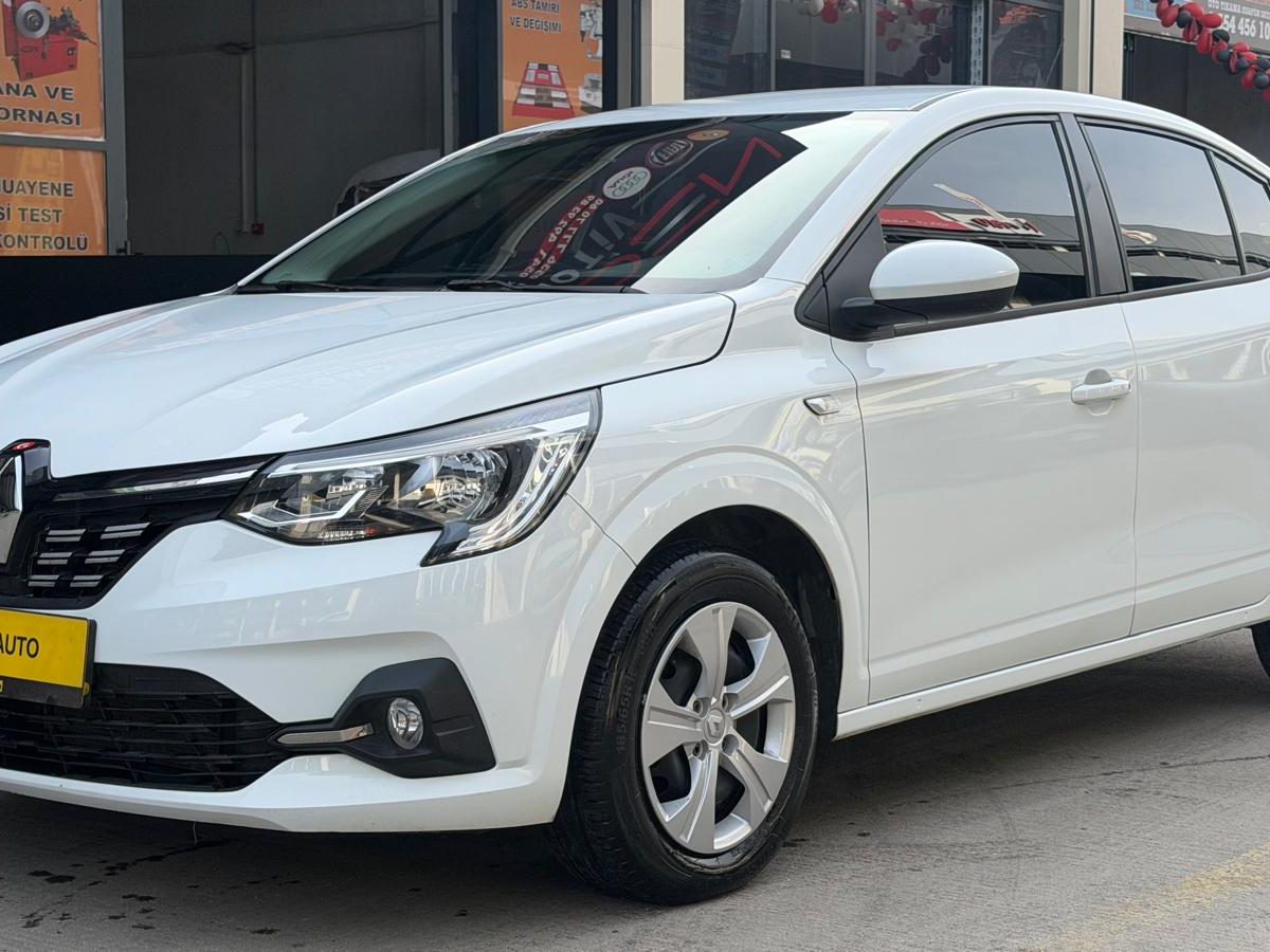 Beyaz Renault sedan komple boya ve teslim - Sincan oto boya